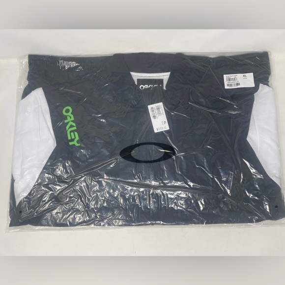 Oakley Men's Track Jacket XL New - Picture 9 of 9